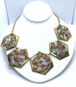 PANDE NYINGI Jewelry Set